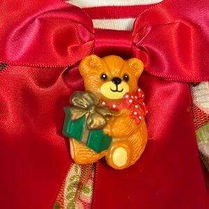 Christmas Teddy bear brooch, Lot S